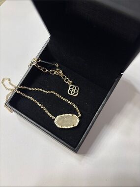 Kendra Scott Gold Chain Necklace with Cream Druzy Pendant
